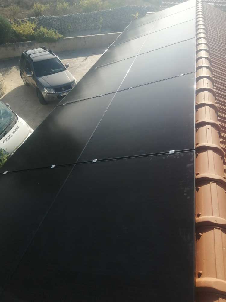 5.7 kWp grid-connected photovoltaic system for a house in Drymou